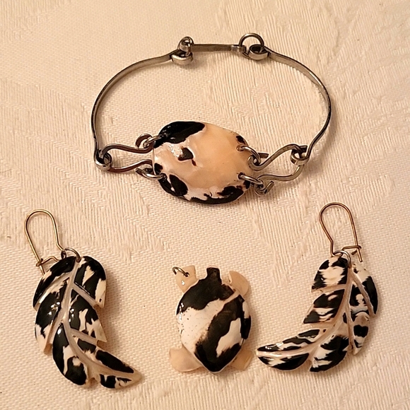 4-Piece Silver-tone & Shells Jewelry Set! Lucky Turtle Pendant 🐢 - Picture 3 of 10